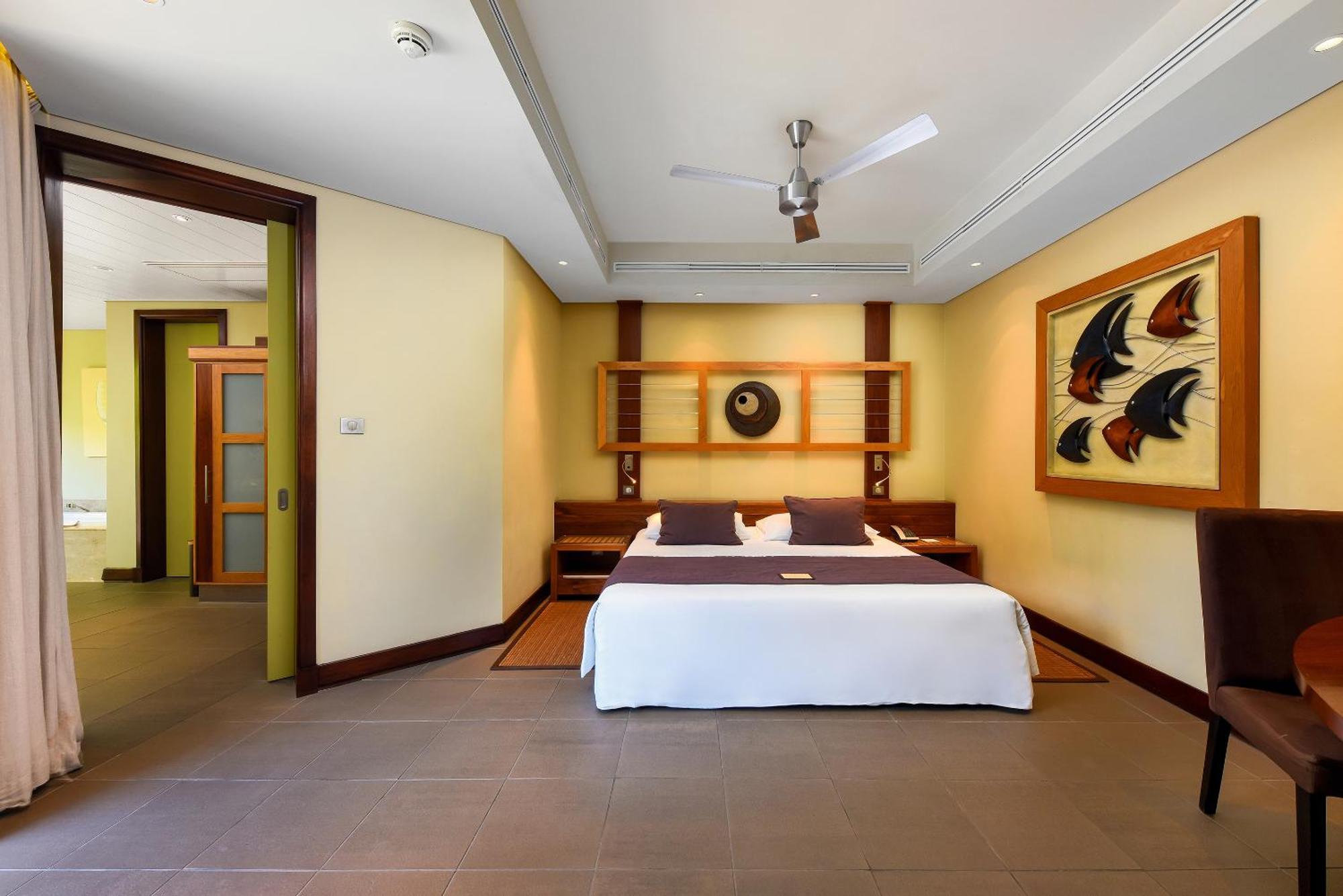 Trou Aux Biches Beachcomber Golf Resort & Spa Exterior photo A bedroom at the resort
