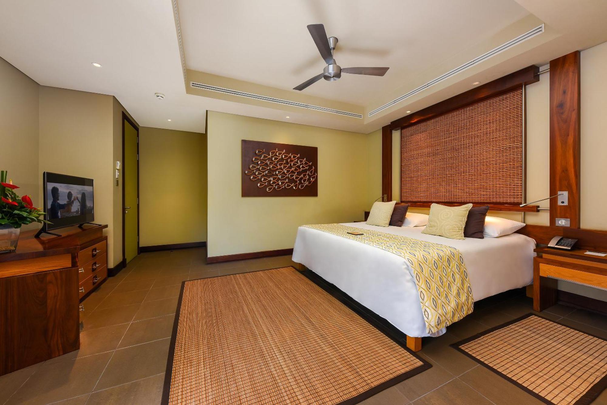 Trou Aux Biches Beachcomber Golf Resort & Spa Exterior photo A bedroom at the resort