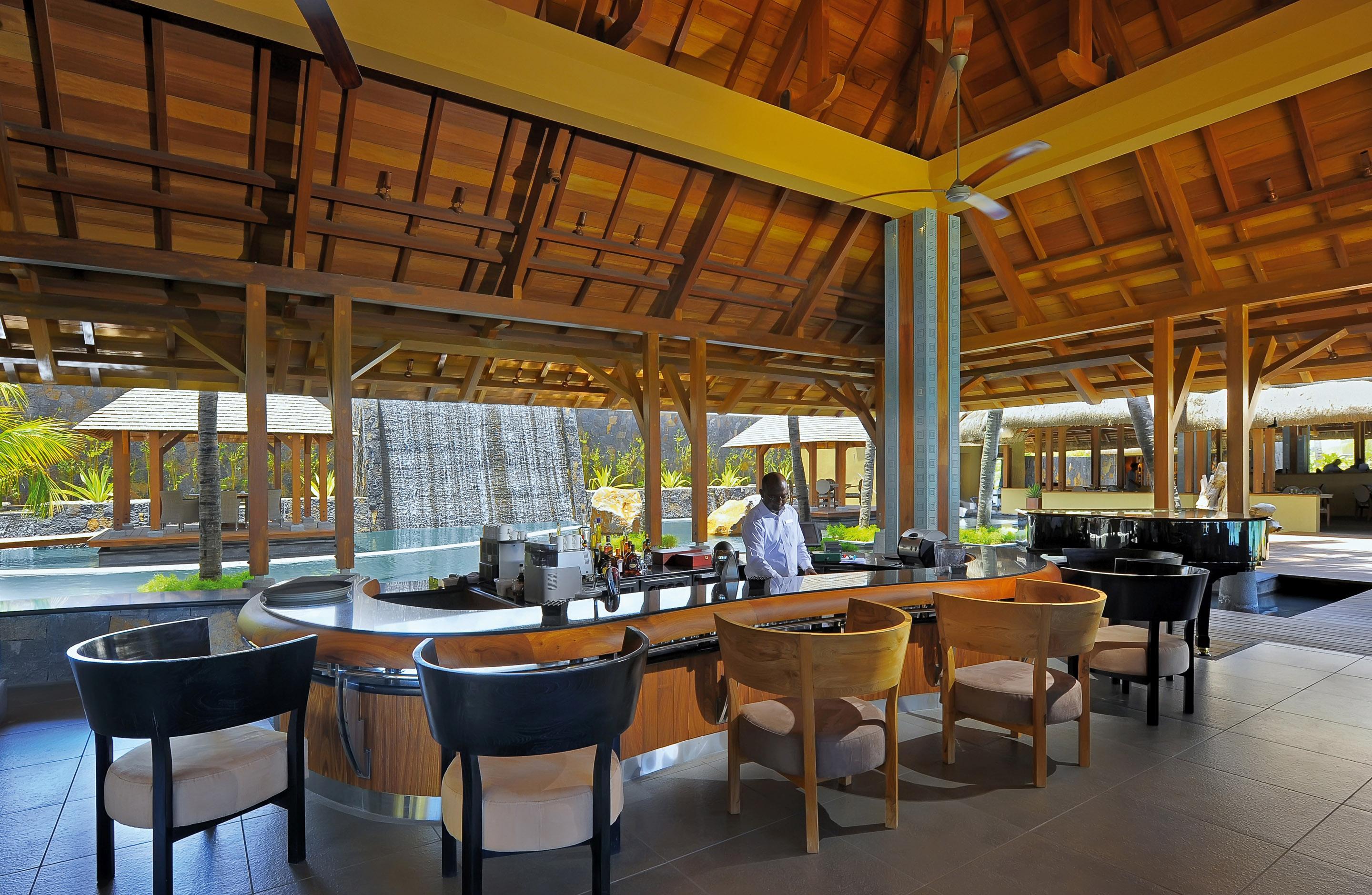 Trou Aux Biches Beachcomber Golf Resort & Spa Exterior photo The restaurant at the resort