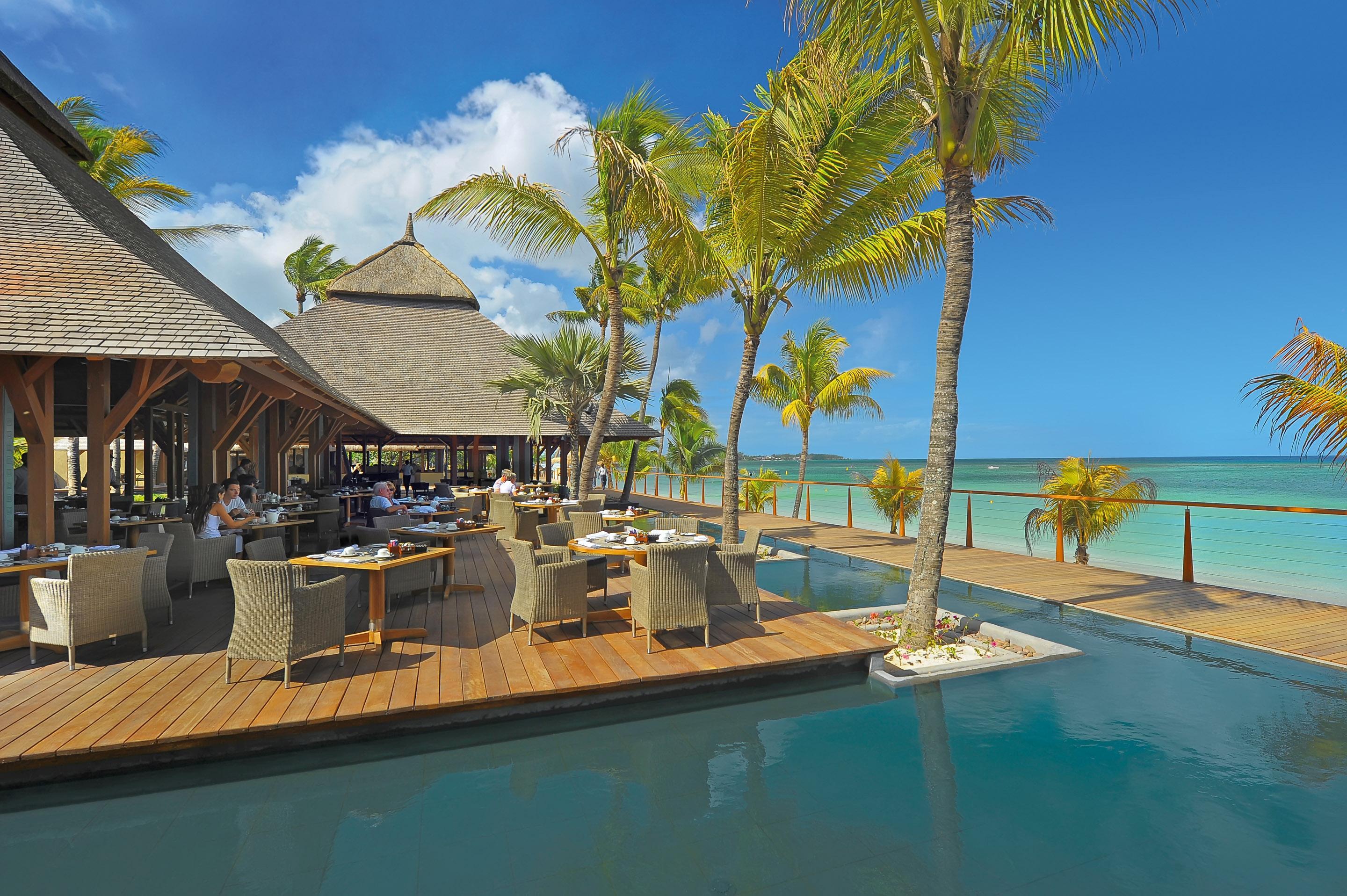 Trou Aux Biches Beachcomber Golf Resort & Spa Exterior photo The Beach Bar