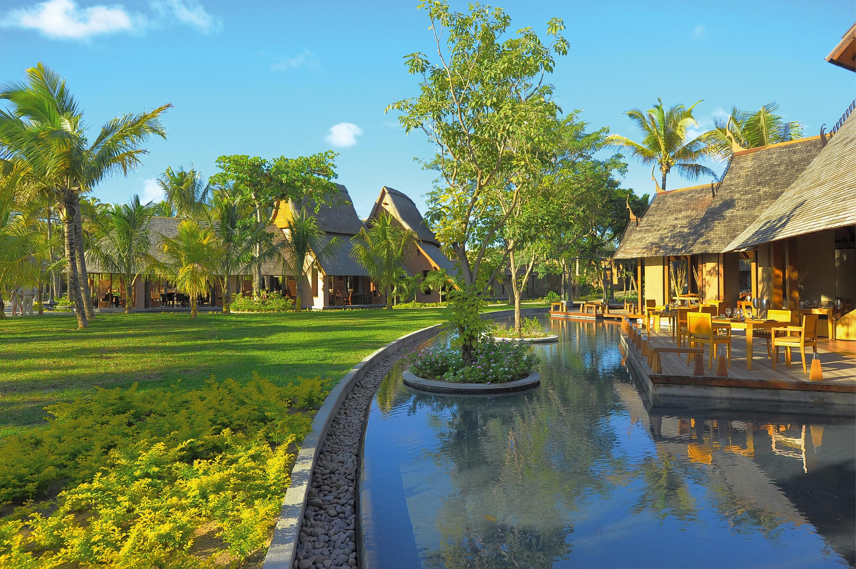 Trou Aux Biches Beachcomber Golf Resort & Spa Exterior photo The resort's main pool