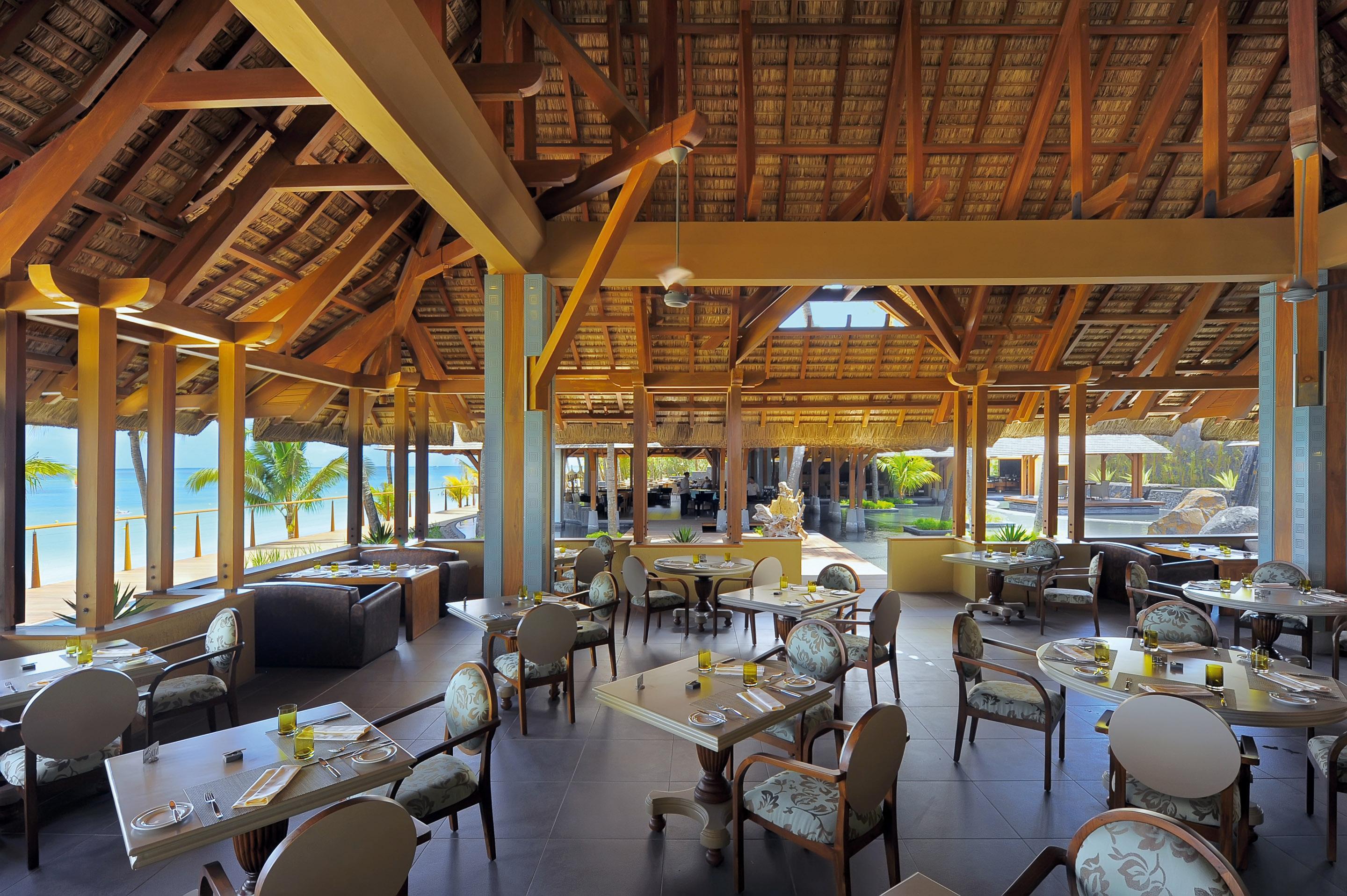 Trou Aux Biches Beachcomber Golf Resort & Spa Exterior photo The restaurant at the resort