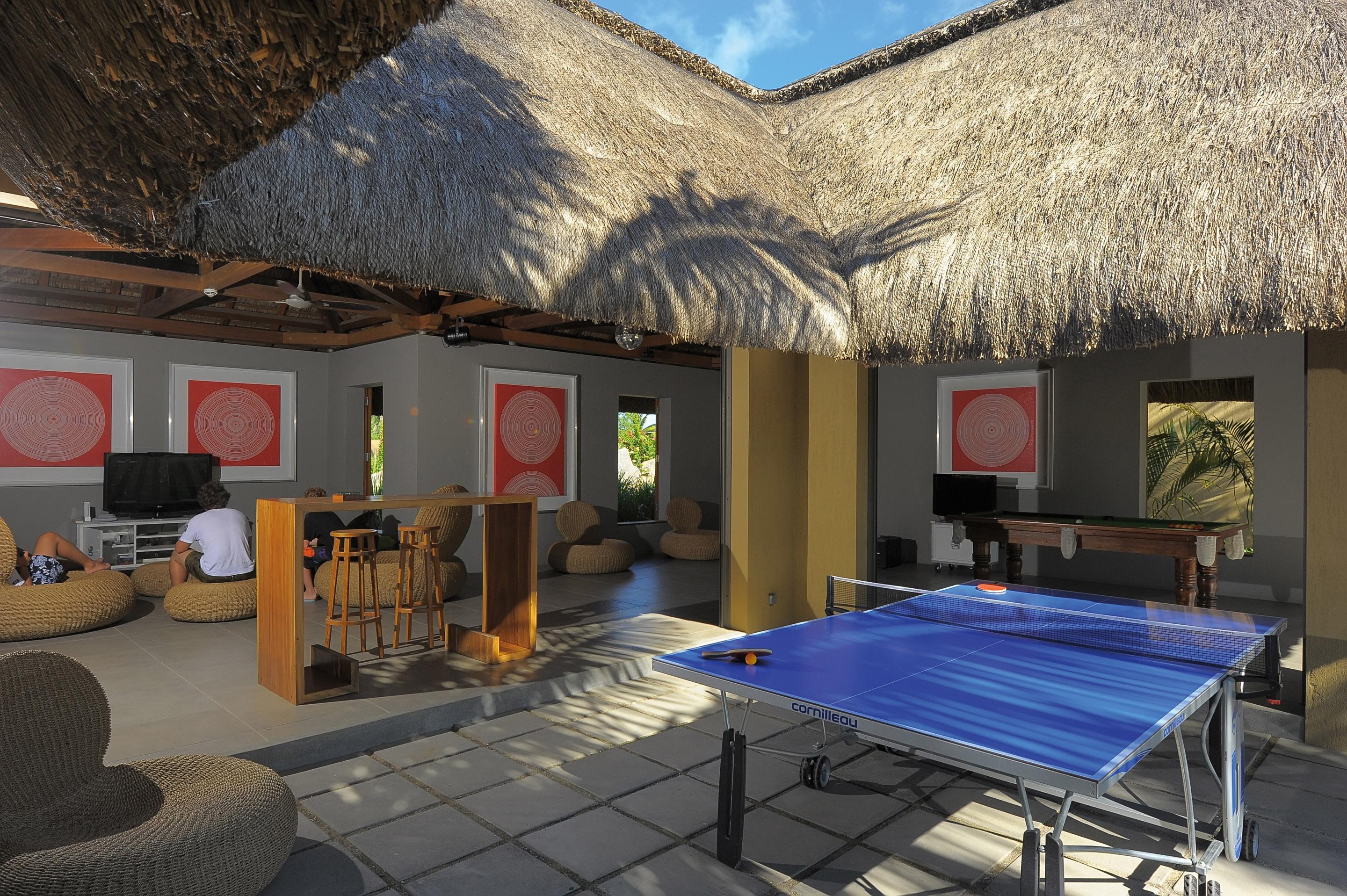 Trou Aux Biches Beachcomber Golf Resort & Spa Exterior photo The interior of the library