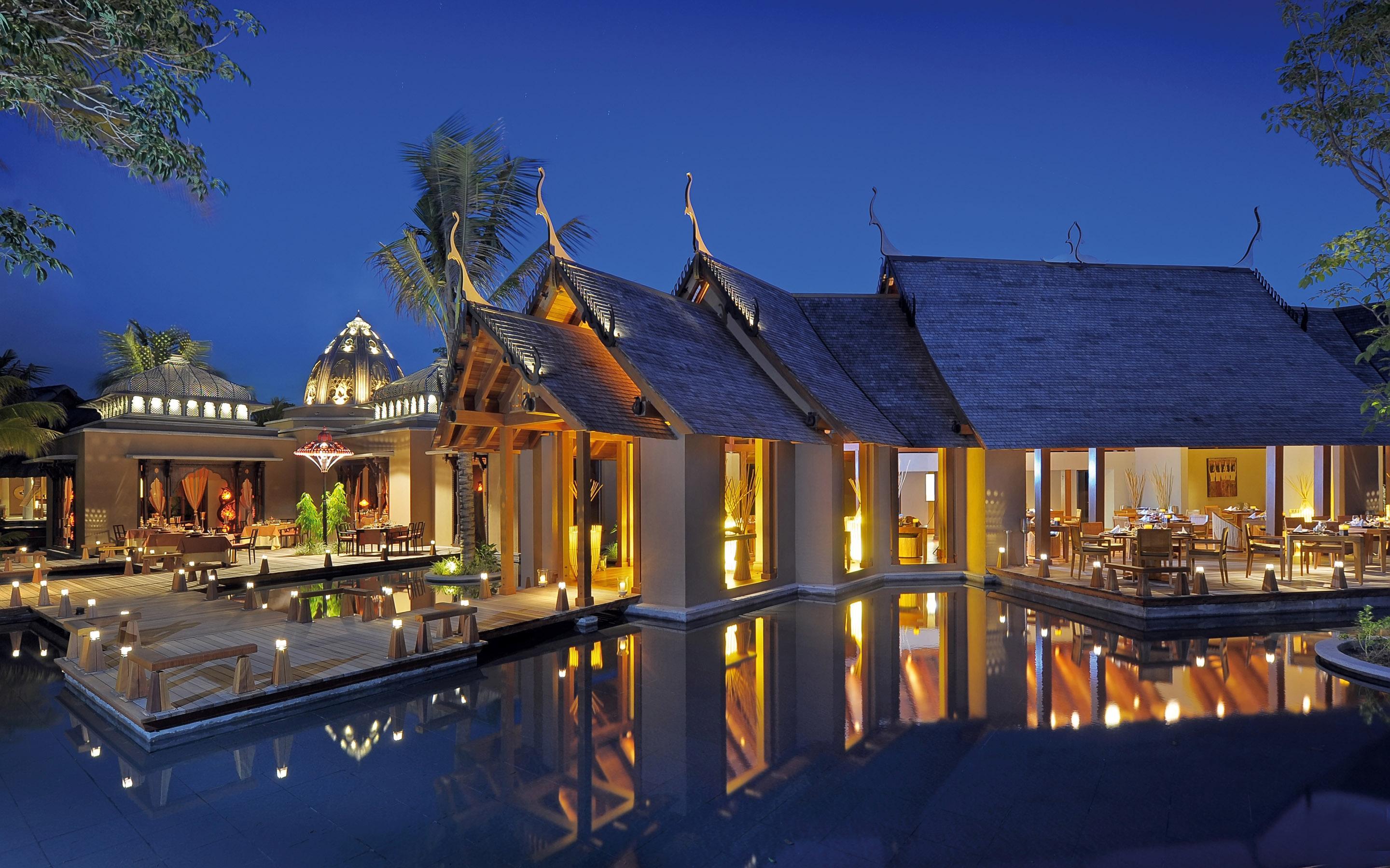 Trou Aux Biches Beachcomber Golf Resort & Spa Exterior photo The Sala Pool Bar at The Sala, Bangkok